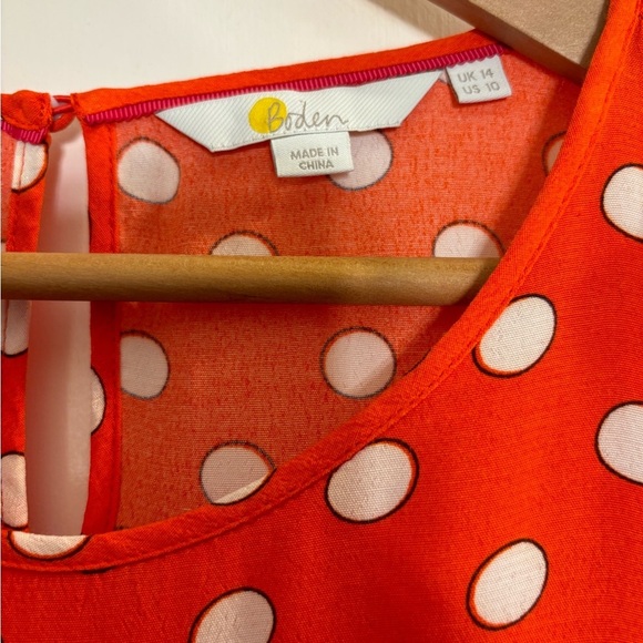 Biden carmine red w/ white polkadot lightweight short sleeve top - Picture 3 of 5